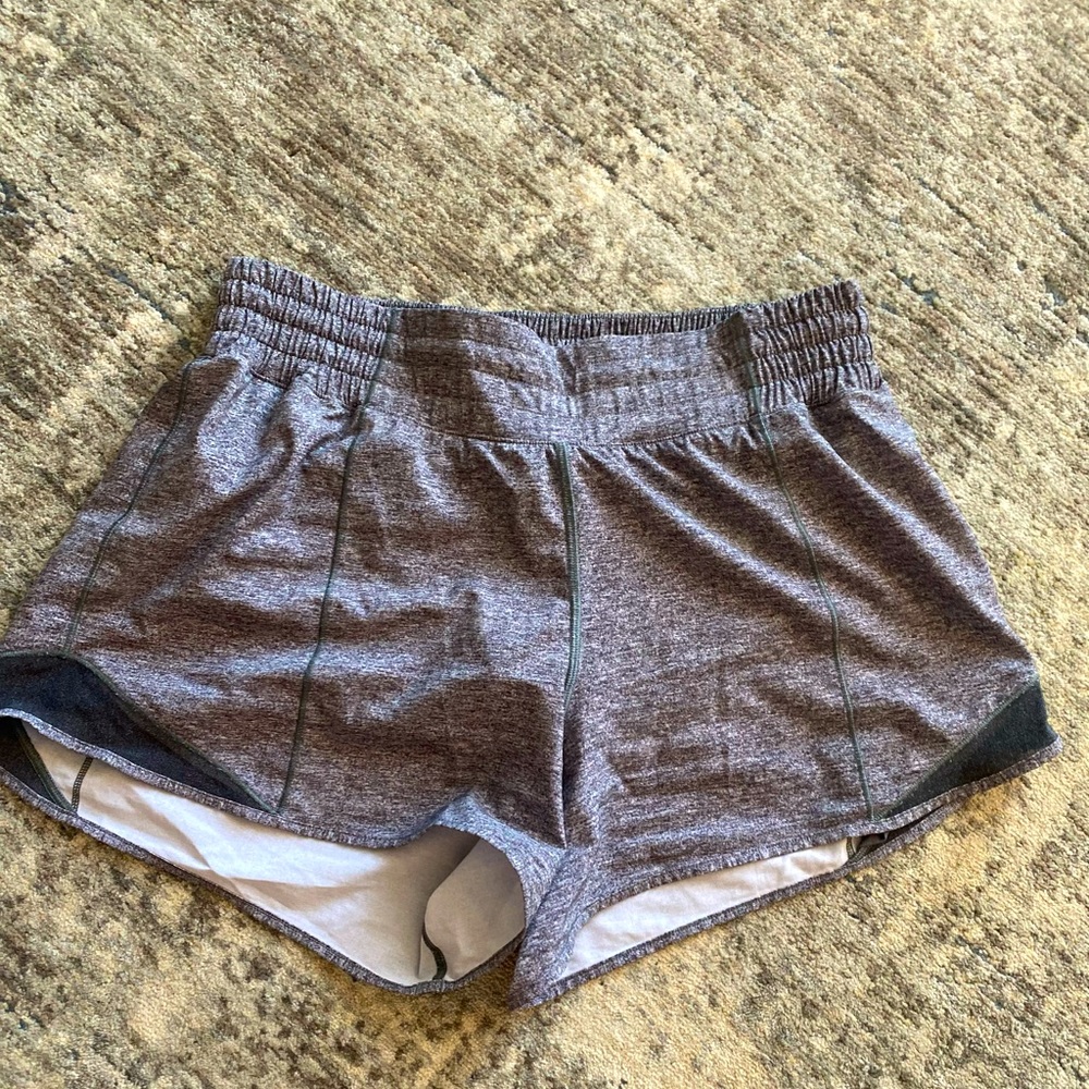Lululemon Hotty Toddy High-Rise Shorts. 4 inch. Size 8 Tall. Heather Black